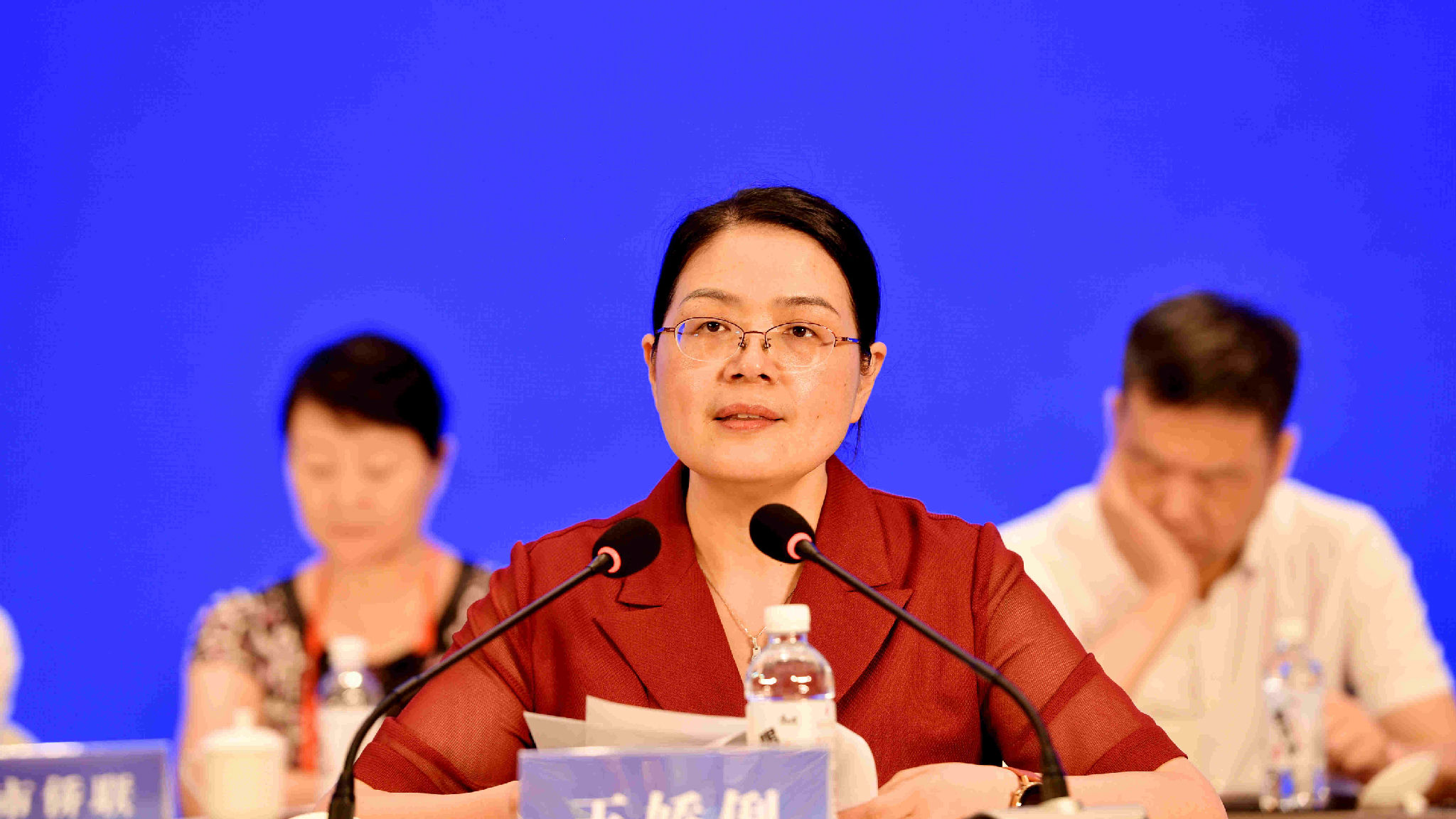 王娇俐开幕式.jpg